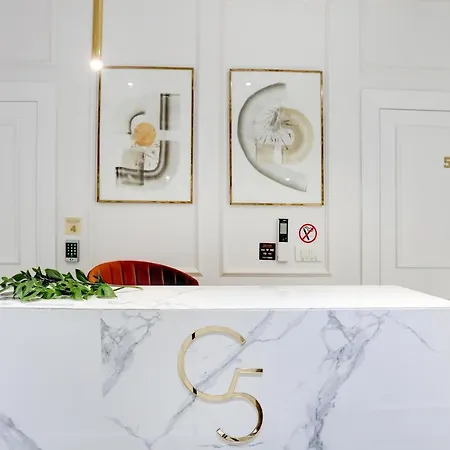 بيت ضيافة Club 5 Boutique